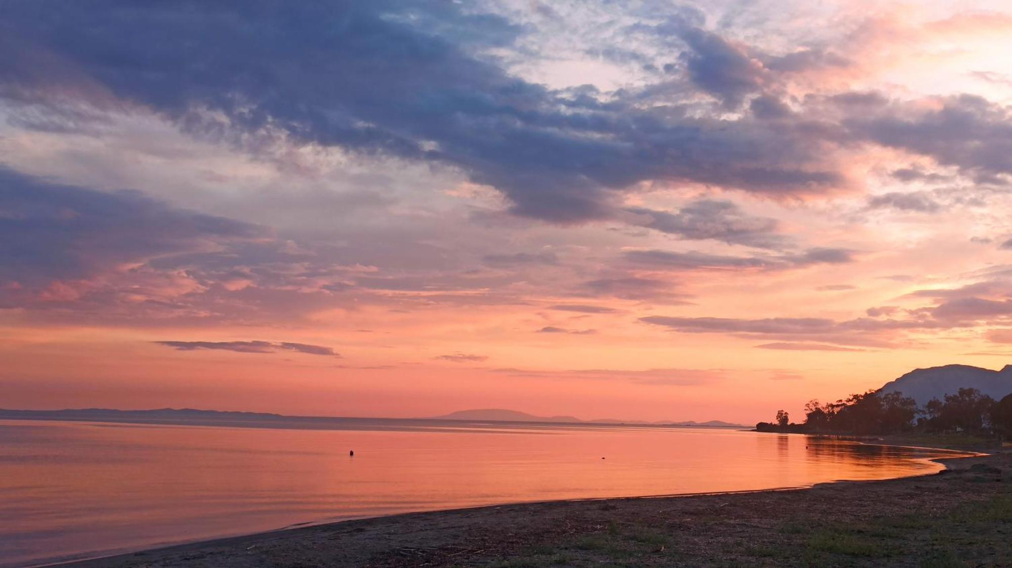 Nafpaktos Cottage By The Sea For Travelers And Dreamers! المظهر الخارجي الصورة
