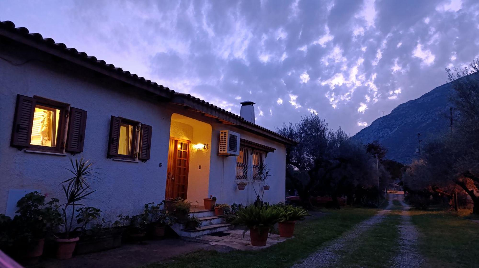 Nafpaktos Cottage By The Sea For Travelers And Dreamers! المظهر الخارجي الصورة